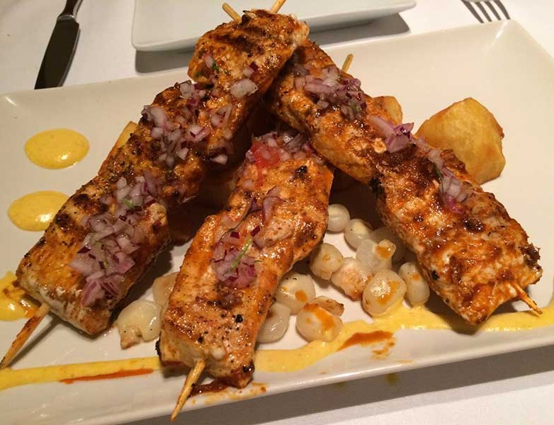 Anticucho de pez espada