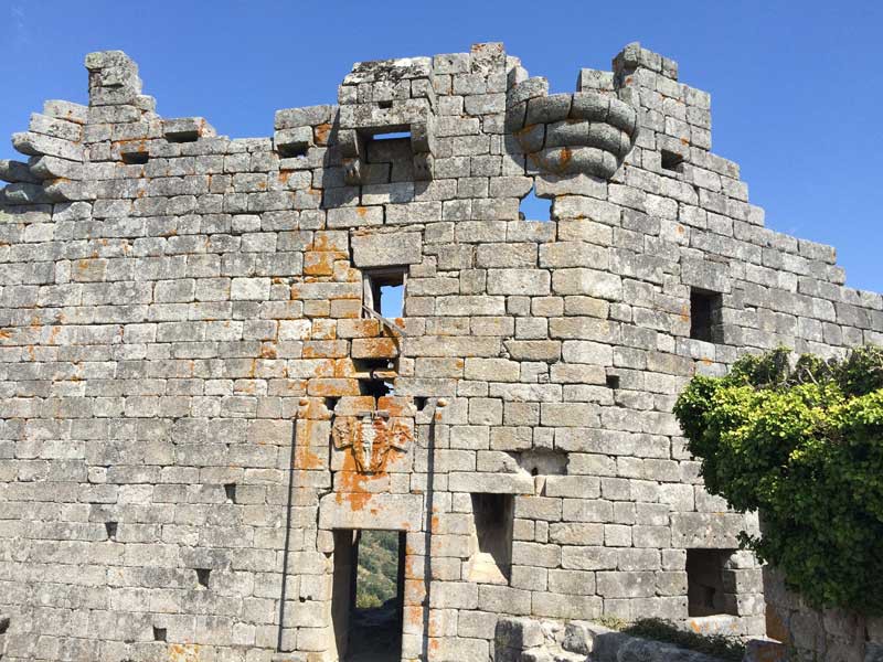 Fachada del Castillo de Trevejo
